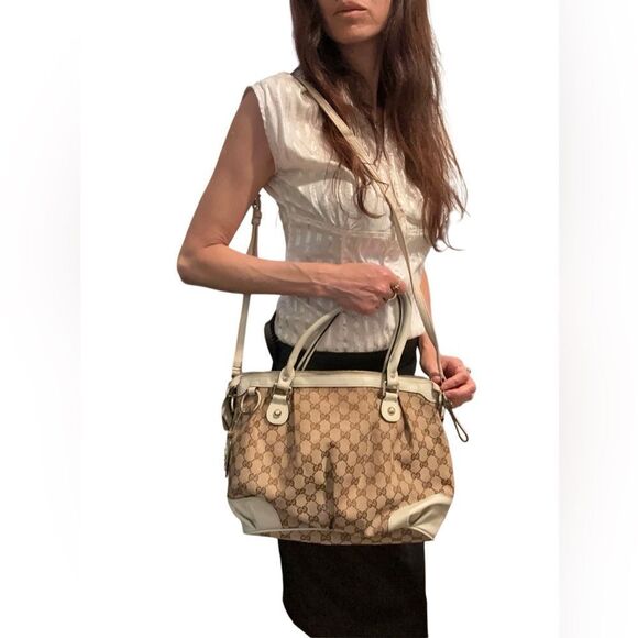 Gucci Brown and Cream Shoulder Bag with Monogram Pattern - Picture 1 of 15
